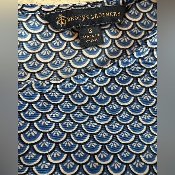 Brooks Brothers Geometric Floral Print Short Sleeve Blouse blue black white 6 - Picture 8 of 15